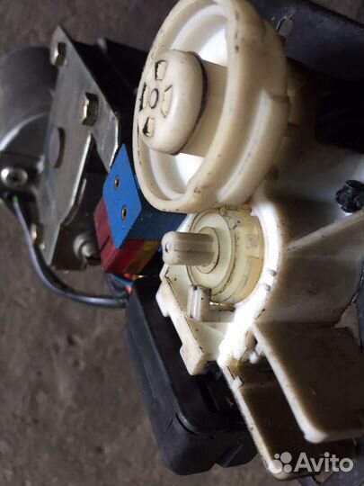 Моторчик люка Mercedes W140