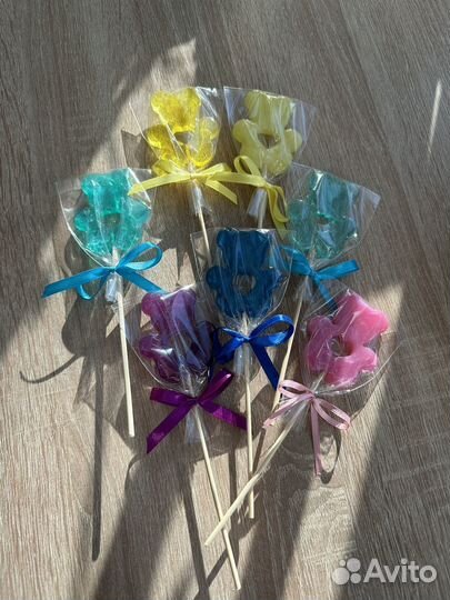 Леденцы тюльпаны и мишки