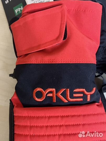 Горнолыжные перчатки Oakley новые