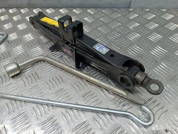 Домкрат Toyota Camry V40