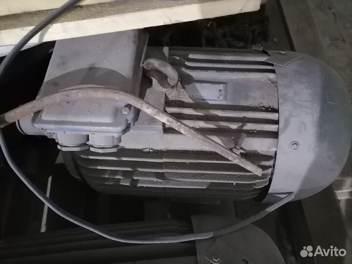 Электродвигатель асинхронный бу