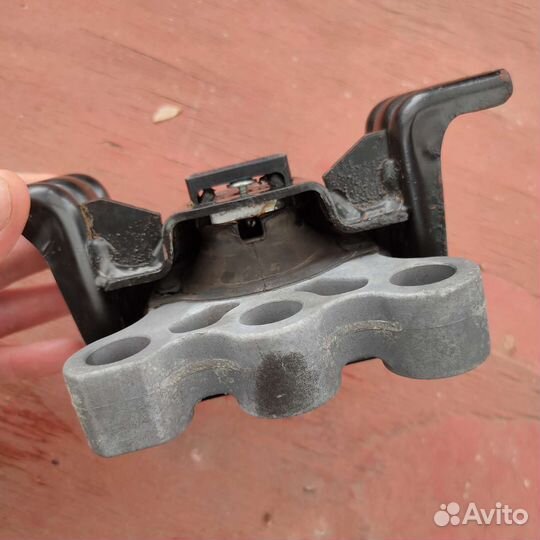 Опора двигателя правая Chevrolet aveo t300