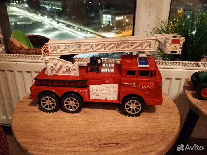 Игрушка пожарная машина