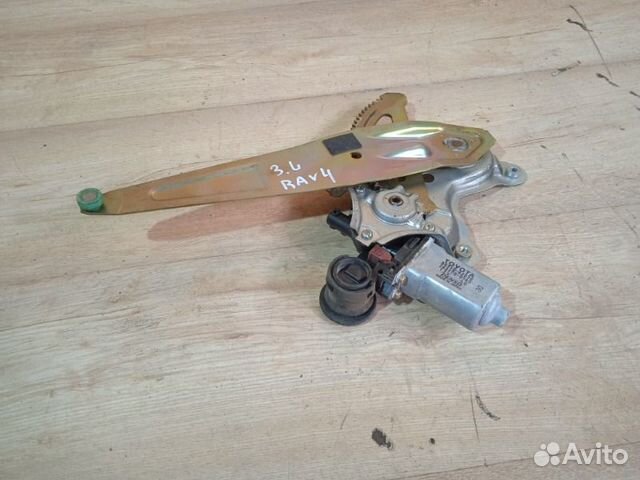 Стеклоподъемник электрический задний левый Toyota