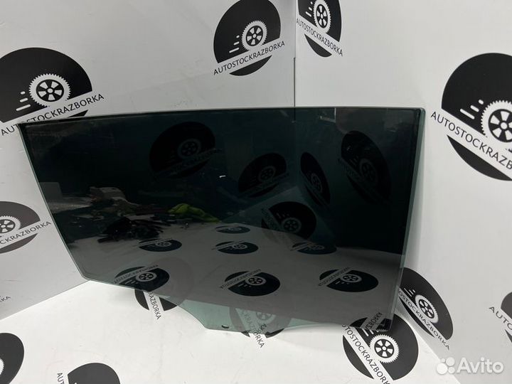 Стекло двери. заднее правое Bmw X6M E71 S63B44A