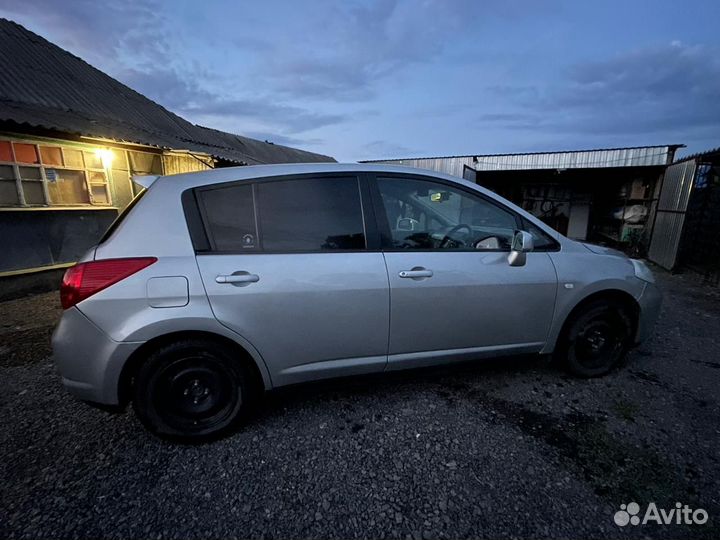 Nissan Tiida 1.5 AT, 2005, 235 000 км
