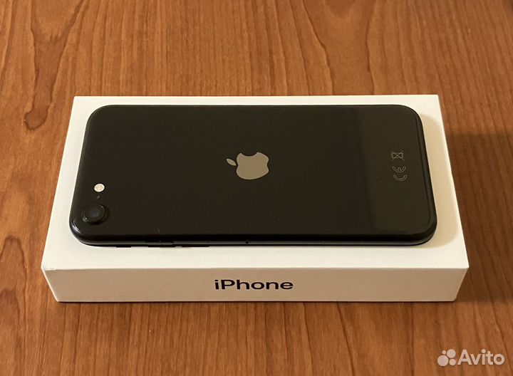 iPhone SE 2020 64 Гб в идеале