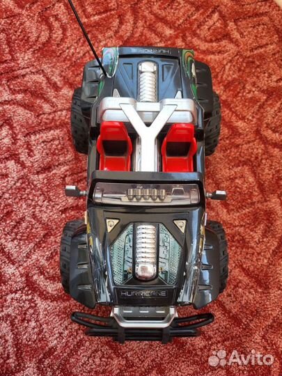 Радиоуправляемый внедорожник / машинка на пульте