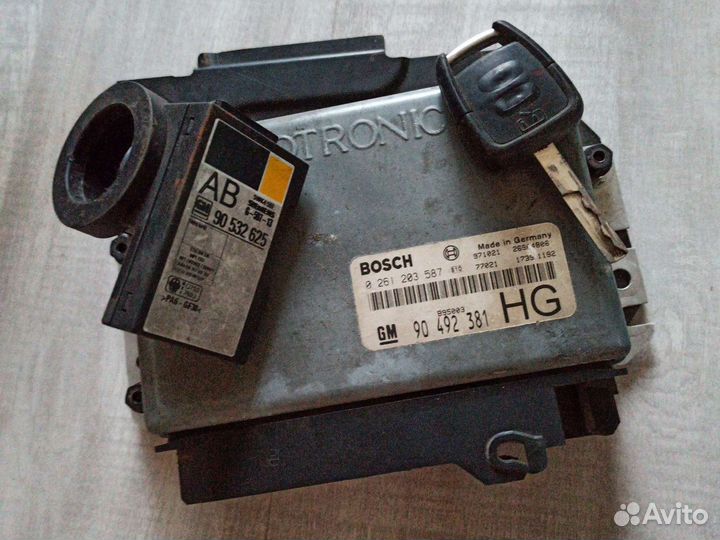 Блок управления двигателем Опель омега б 2.0