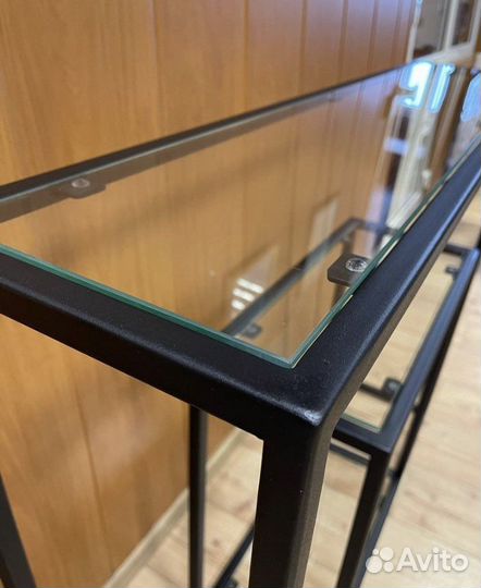 Консоль лофт из стекла