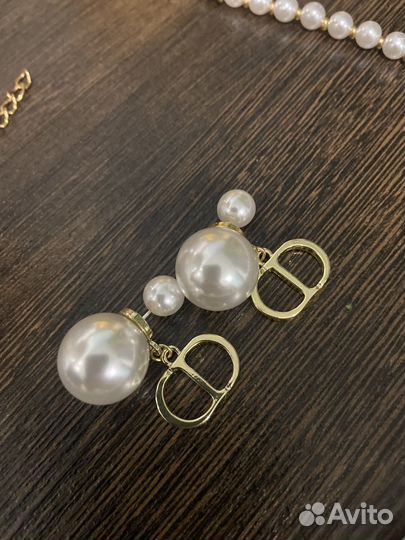 Серьги из жемчуга Dior