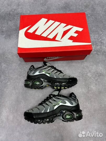 Кроссовки Nike Air Max Tn Plus