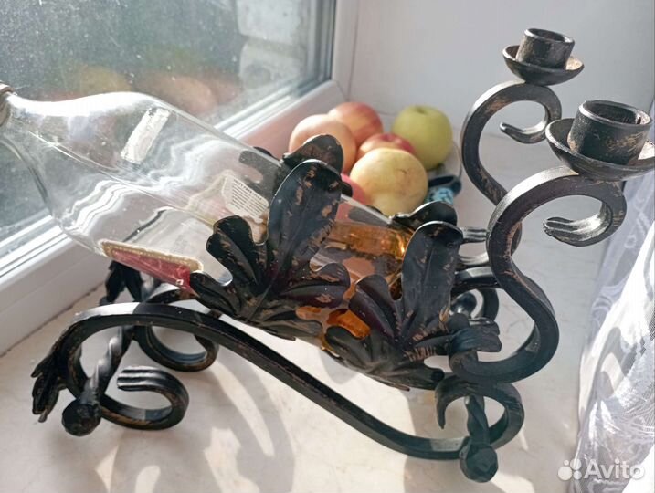 Кованая бутылочница