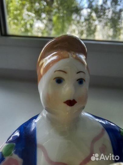 Девушка с самоваром Дулево