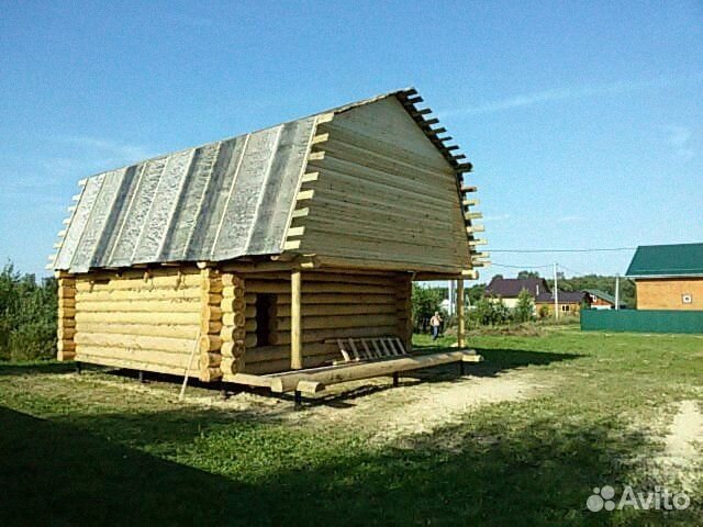 Сруб дома из бревна ручной рубки не бруса 6x10