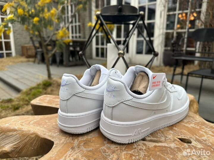 Nike air force 1 low white