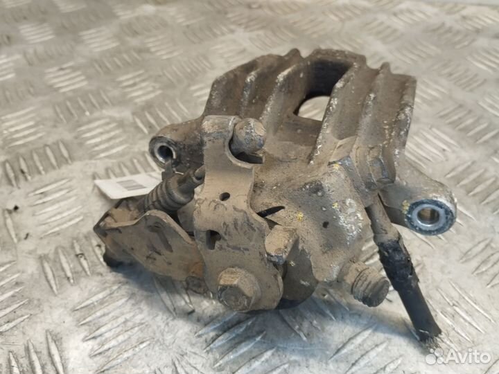 Суппорт задний левый Volkswagen Golf IV