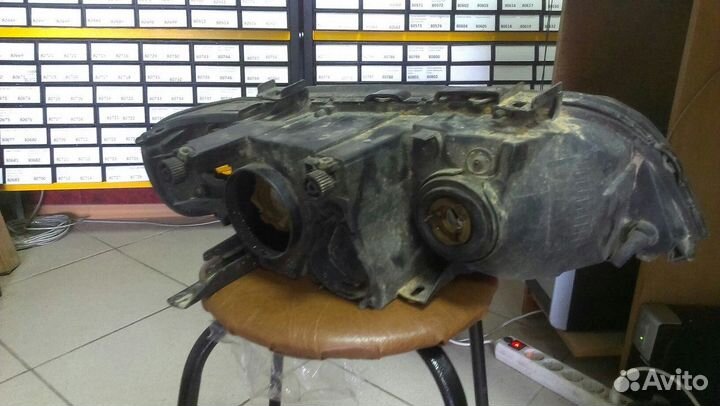 Передняя фара на BMW E53 15183300