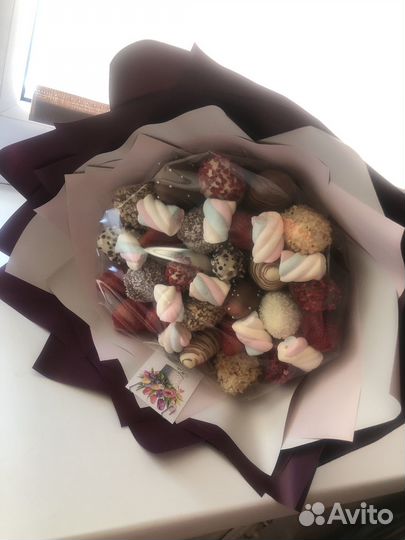 Клубника в шоколаде подарок маме