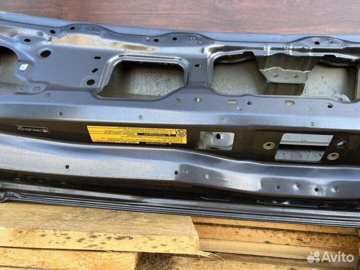 Крышка багажника Toyota Land Cruiser 200 2012-2015