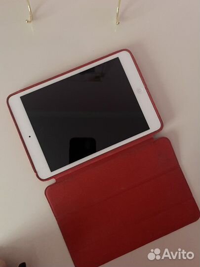 iPad mini 2 с Wi-Fi и 16GB + обложка