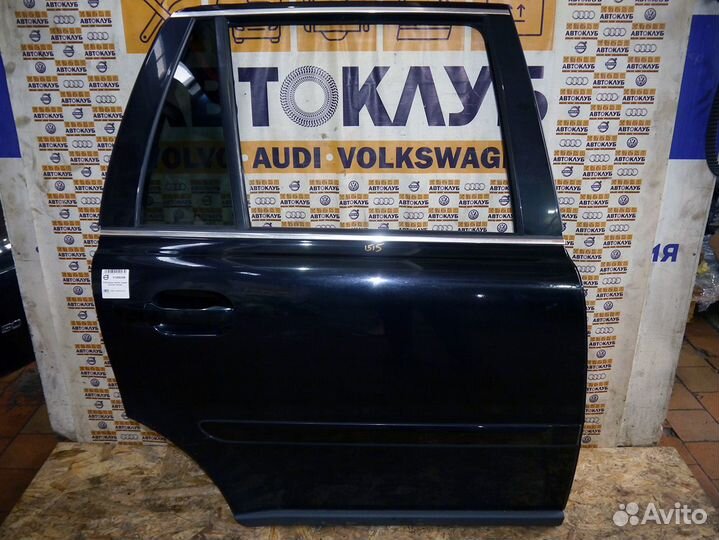 Дверь задняя правая Вольво XC90 черная