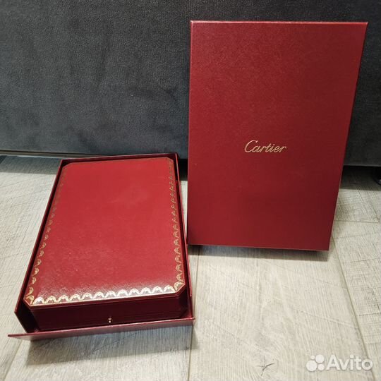 Коробка Cartier для колье гвоздь