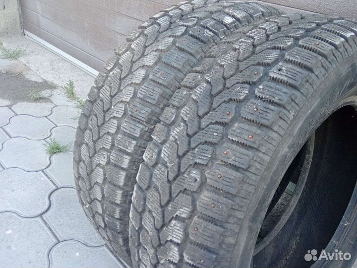 Yokohama IceGuard Stud IG65 215/70 R16