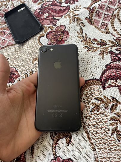 Телефон iPhone 7