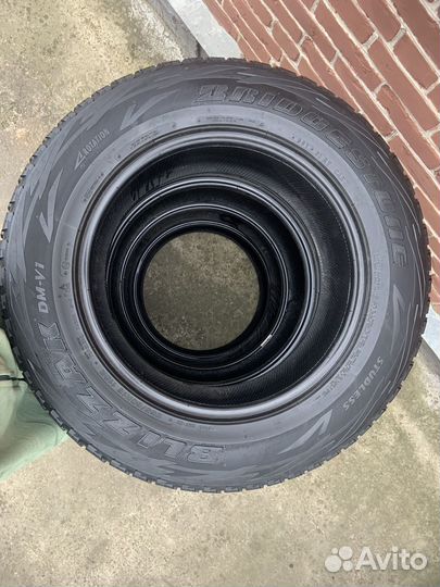 Bridgestone Blizzak DM-V1 265/60 R18 110R