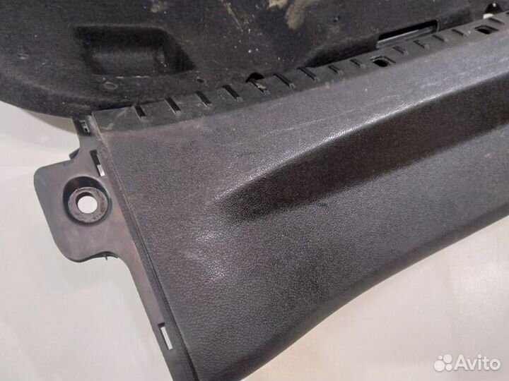 Накладка замка багажника Ford Focus 2 2008-2011