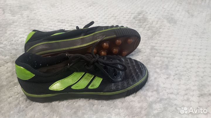 Футбольные бутсы