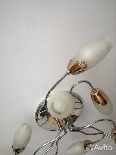 Люстра б/у, 9 плафонов с лампочками