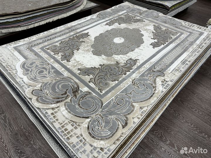 Ковер фигурный новый 1.56х2.3