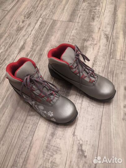 Лыжные ботинки