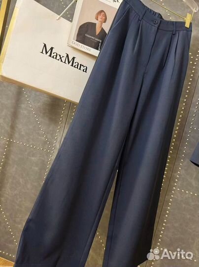 Брючный женский костюм Max Mara