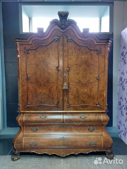Антикварный Шкаф