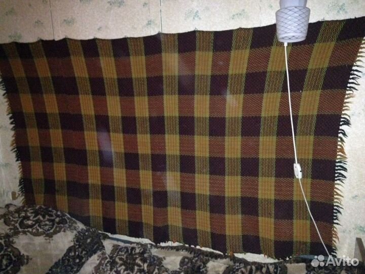 Покрывало на кровать или ковер