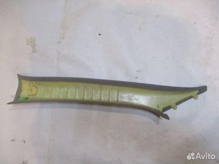 Обшивка передней стойки правой Cadillac STS