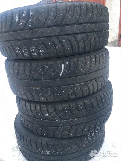 Bridgestone Ice Cruiser 7000 215/60 R16