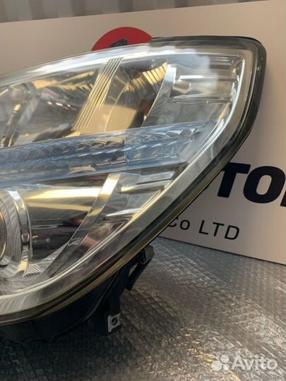 Фара левая Nissan Elgrand E51