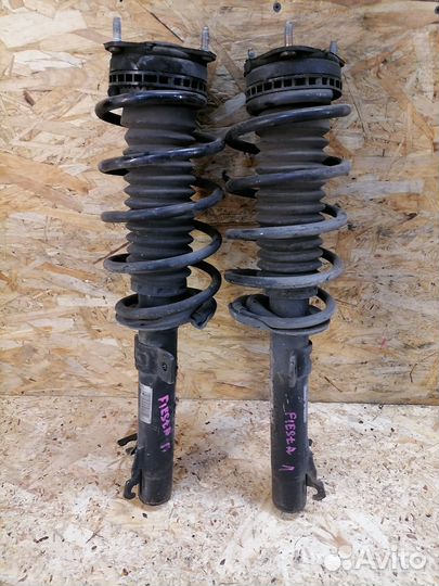 Комплект передних стоек Ford Fiesta MK5 1,6