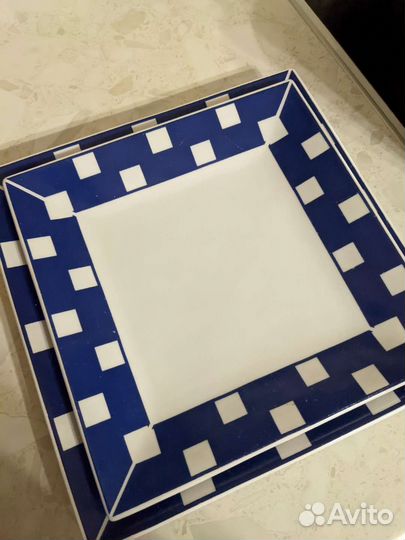 Набор квадратных тарелок