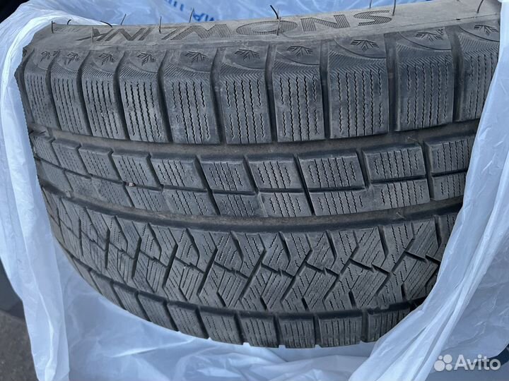 Triangle Snowlink TWT02 245/35 R19