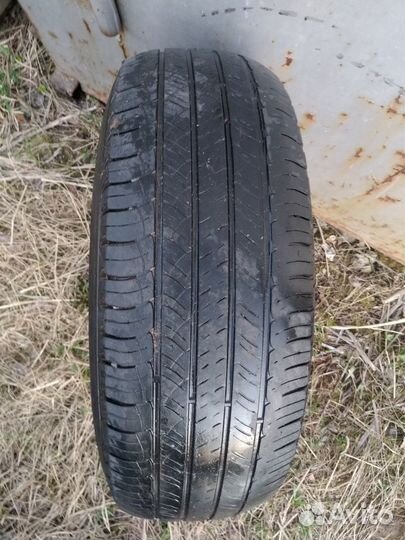 Michelin Latitude Tour HP 215/75 R16