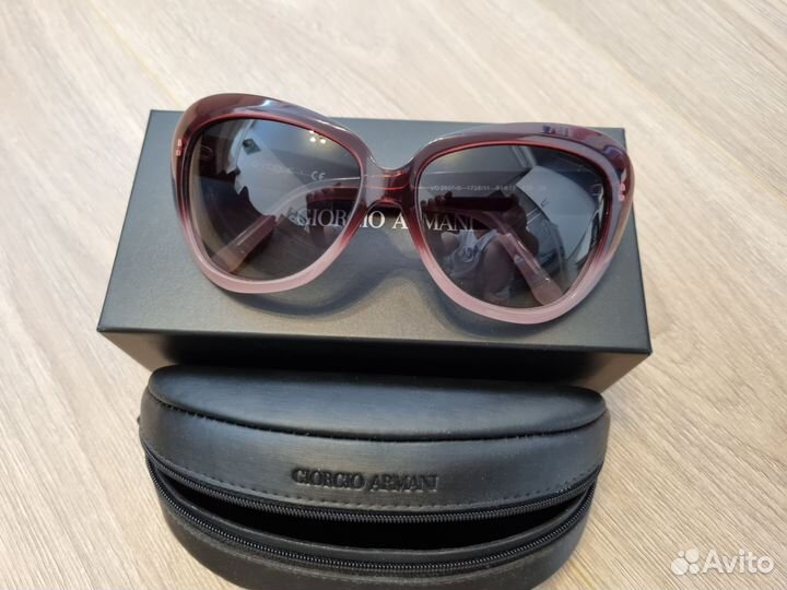 Солнцезащитные очки Giorgio Armani