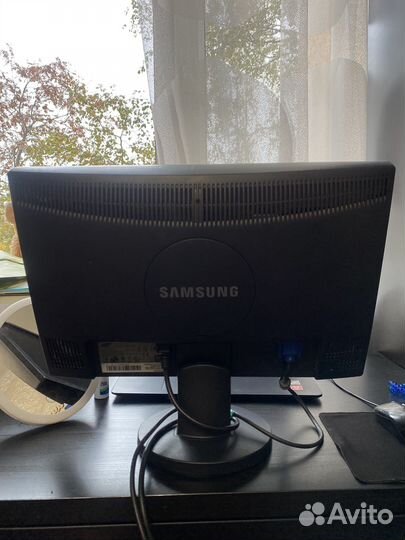 Монитор Samsung