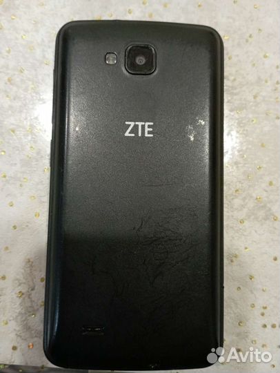 Телефон ZTE