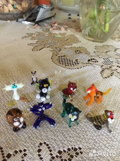 Стеклянные фигурки котят и тигрят