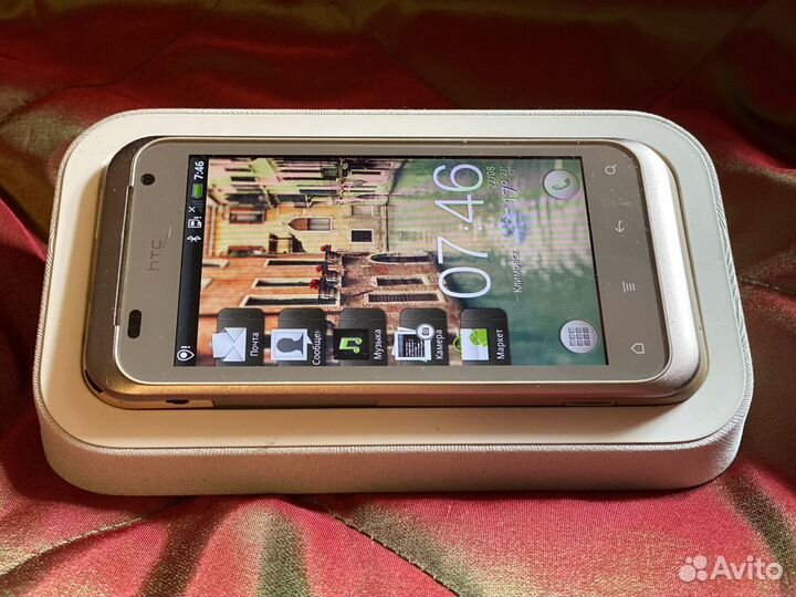 Смартфон HTC sense